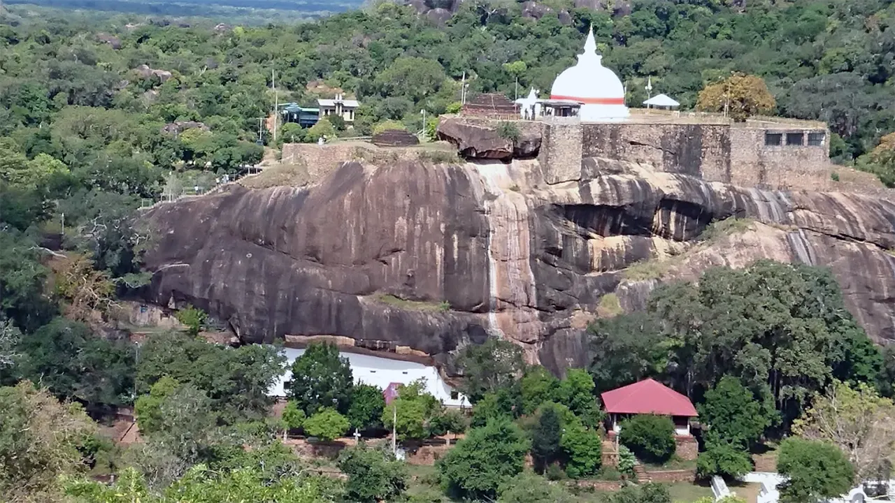 Sithulpawwa Rock Temple